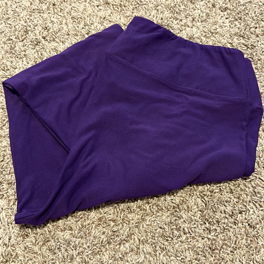 BNWOT LulaRoe TC SOLID leggings
